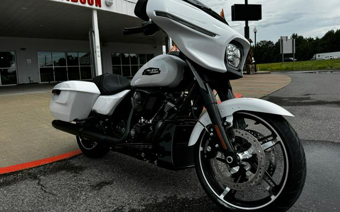 2024 Harley-Davidson Street Glide® White Onyx Pearl