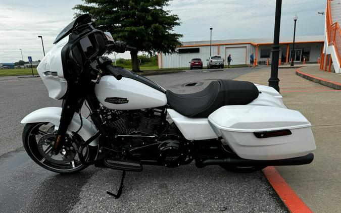 2024 Harley-Davidson Street Glide® White Onyx Pearl