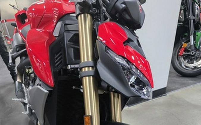 2026 Ducati Streetfighter V2