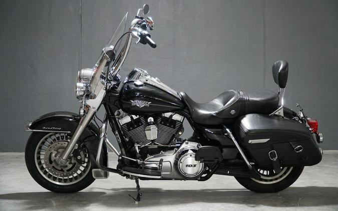 2013 Harley-Davidson® FLHRC - Road King® Classic