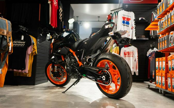 2023 KTM Duke 890 R