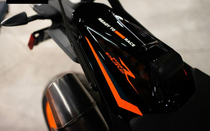 2023 KTM Duke 890 R