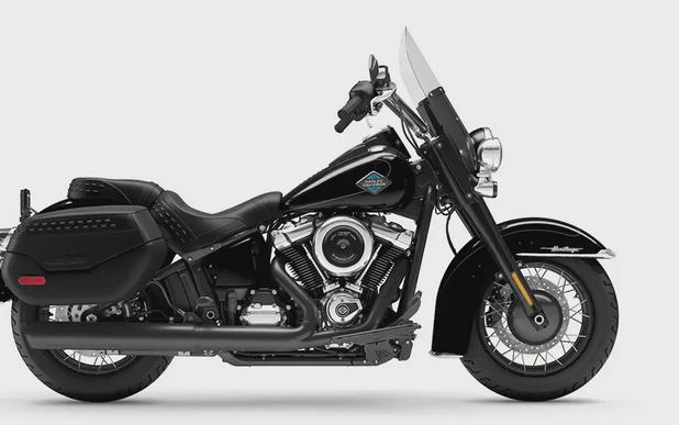 2026 Harley-Davidson® Heritage Classic Vivid Black - Black w/Laced Wheels