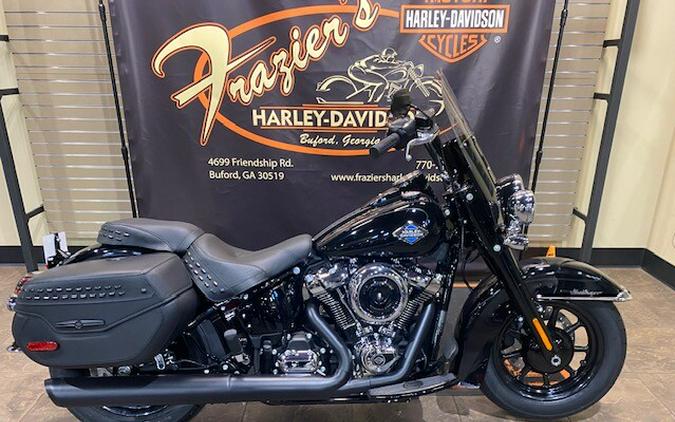 2026 Harley-Davidson® Heritage Classic Vivid Black - Black w/Laced Wheels