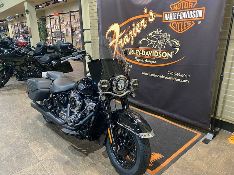 2026 Harley-Davidson® Heritage Classic Vivid Black - Black w/Laced Wheels