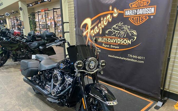 2026 Harley-Davidson® Heritage Classic Vivid Black - Black w/Laced Wheels