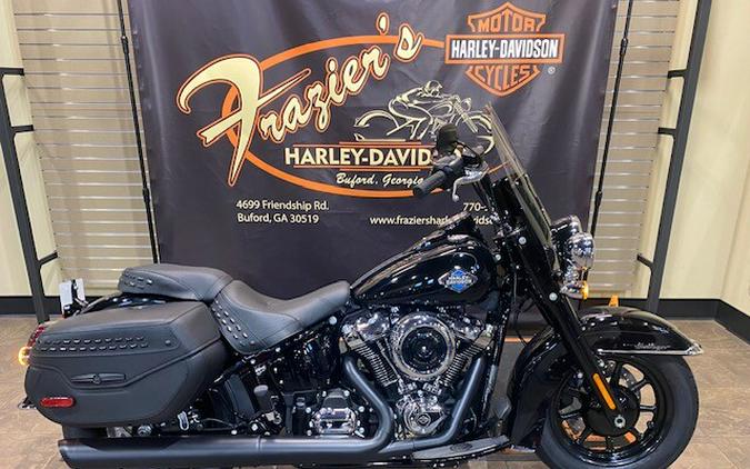 2026 Harley-Davidson® Heritage Classic Vivid Black - Black w/Laced Wheels