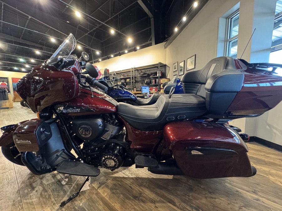 2024 Indian Motorcycle Roadmaster® Dark Horse®