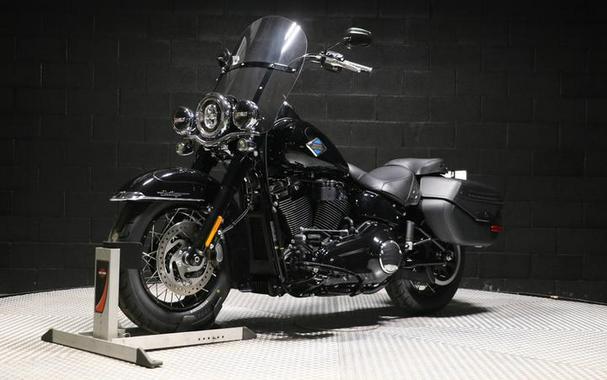 2025 Harley-Davidson® FLHC - Heritage Classic