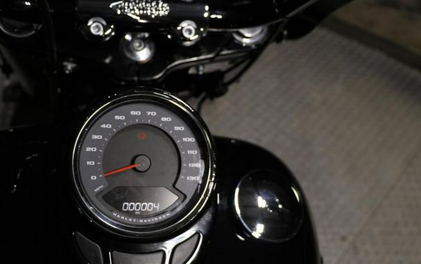 2025 Harley-Davidson® FLHC - Heritage Classic