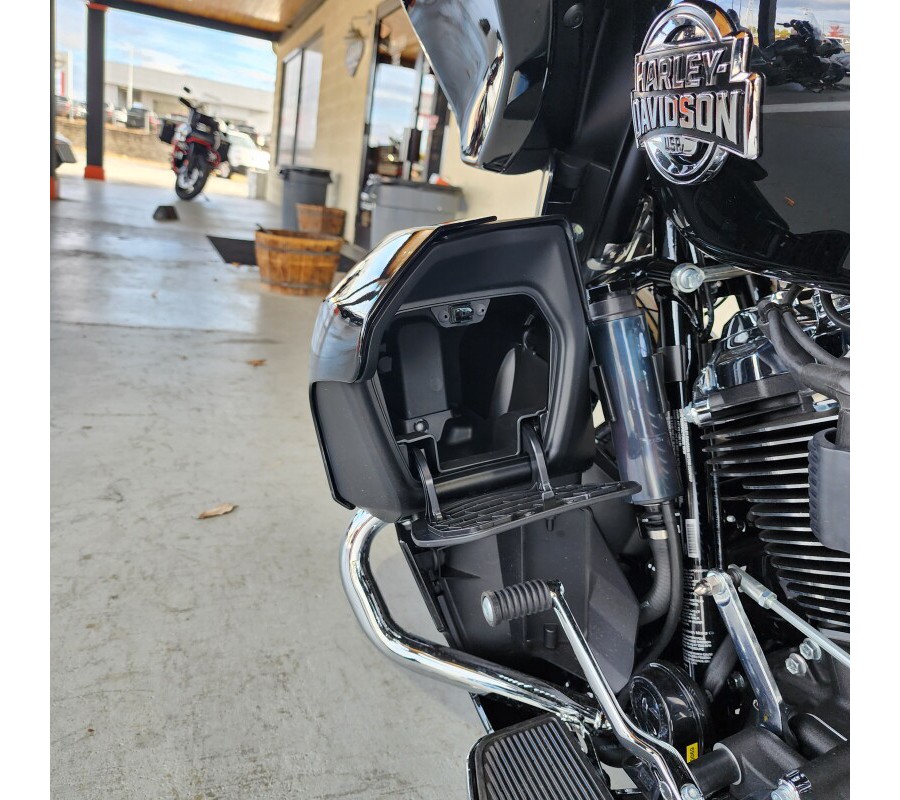 FLHXU 2025 Street Glide™ Ultra