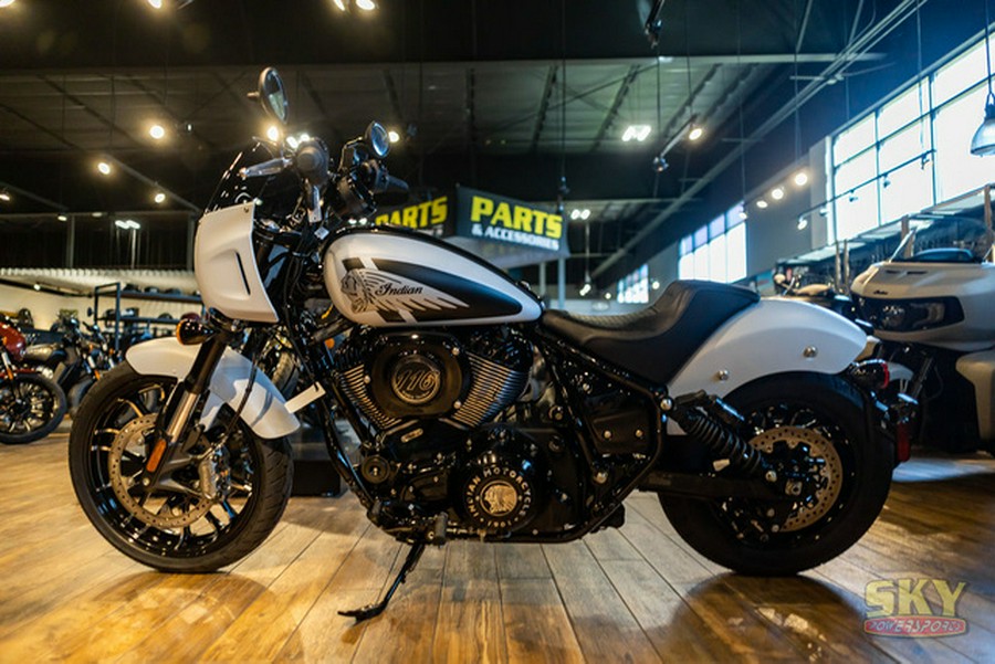 2024 Indian Sport Chief Ghost White Metallic Smoke