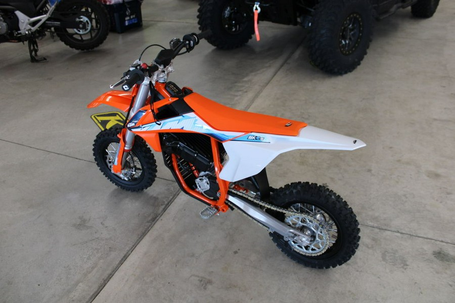 2024 KTM SX-E 3