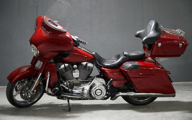 2016 Harley-Davidson® FLHXSE - CVO™ Street Glide®