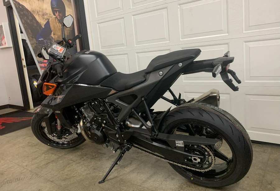 2024 KTM 990 DUKE