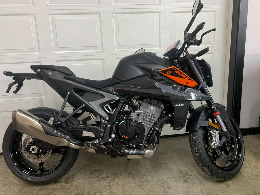 2024 KTM 990 DUKE