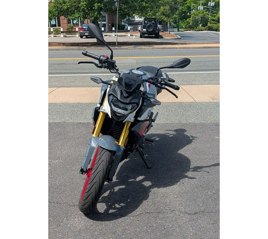 2022 BMW G 310 R Limestone Metallic