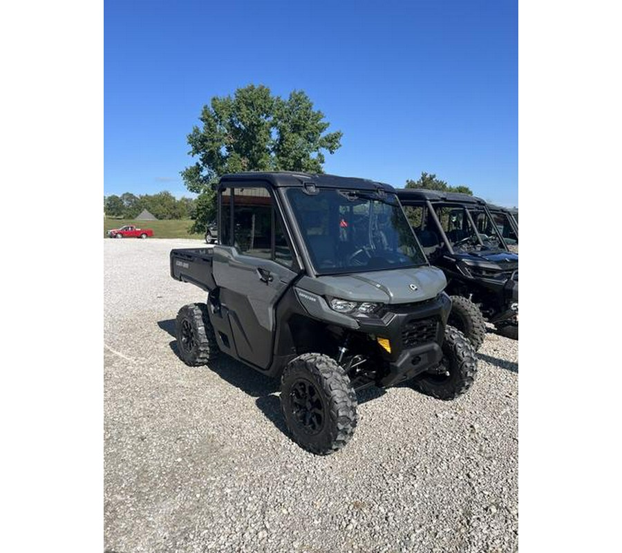 2027 Can-Am® Defender DPS CAB HD9 Dolomite Grey