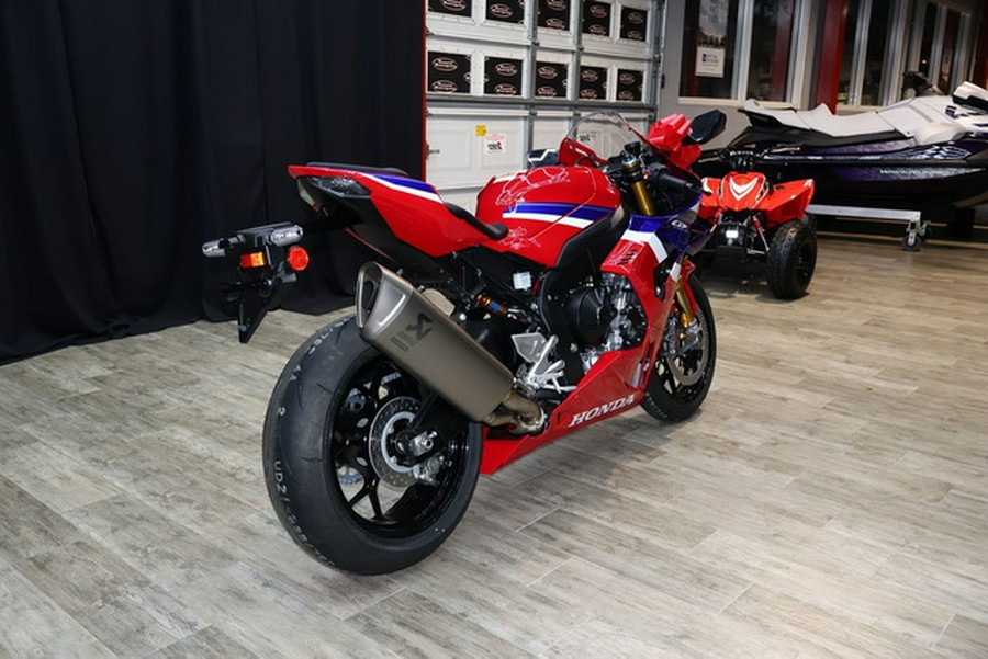 2025 Honda CBR1000RR-R Fireblade SP
