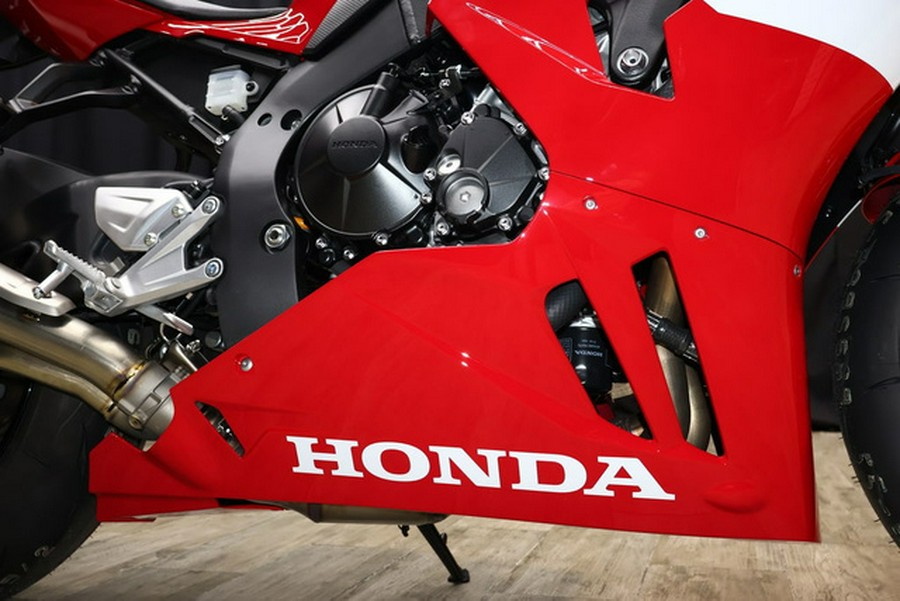 2025 Honda CBR1000RR-R Fireblade SP