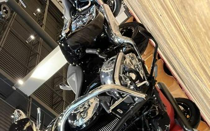 2023 Indian Motorcycle® Chieftain® Limited Black Metallic