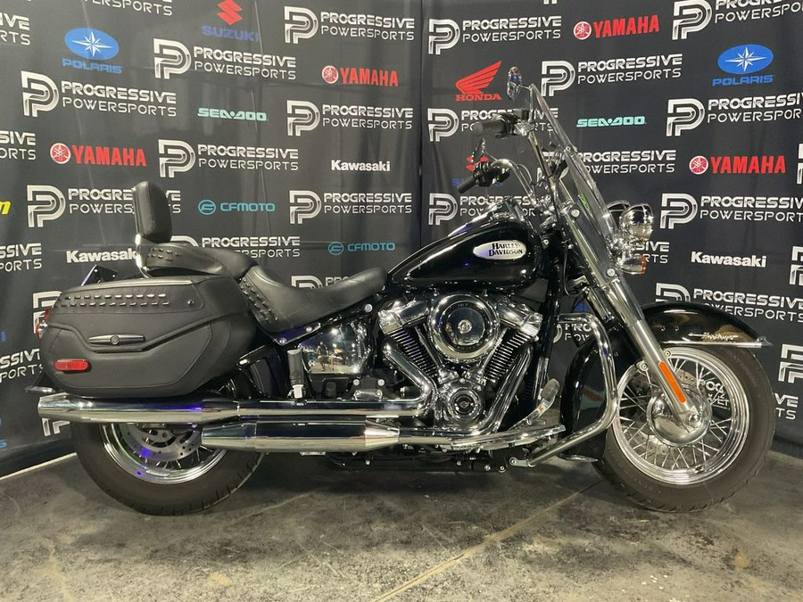 2021 Harley-Davidson® FLHC - Heritage Classic