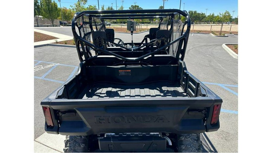 2025 Honda Pioneer 1000-6 Crew Deluxe