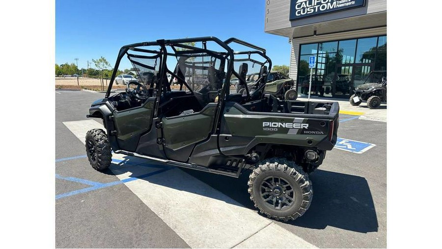 2025 Honda Pioneer 1000-6 Crew Deluxe