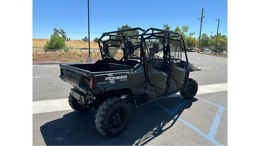 2025 Honda Pioneer 1000-6 Crew Deluxe