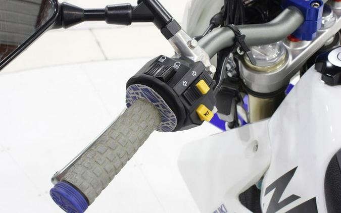 2022 Suzuki DR-Z 400SM