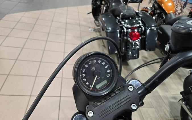 2021 HARLEY SPORTSTER IRON 883