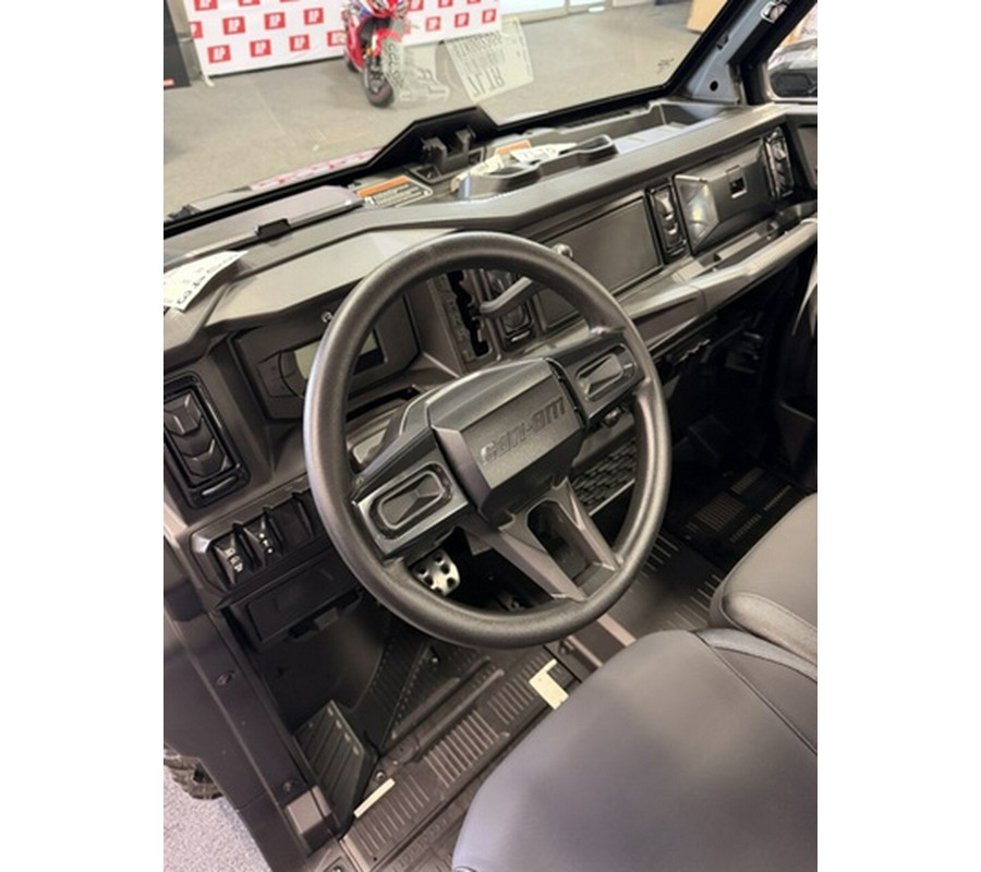 2026 Can-Am Defender XT CAB HD11