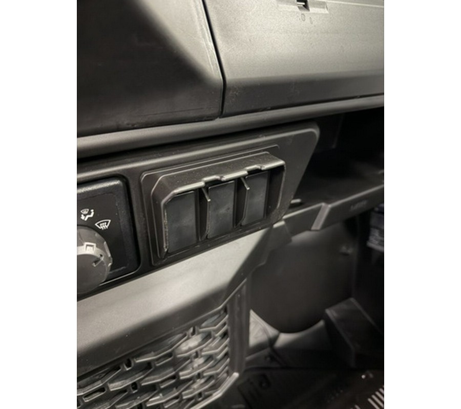 2026 Can-Am Defender XT CAB HD11