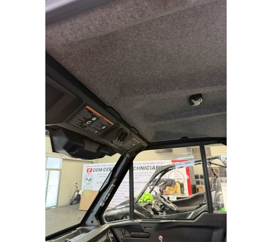 2026 Can-Am Defender XT CAB HD11
