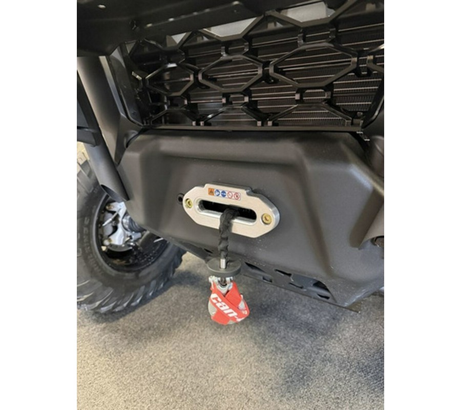 2026 Can-Am Defender XT CAB HD11