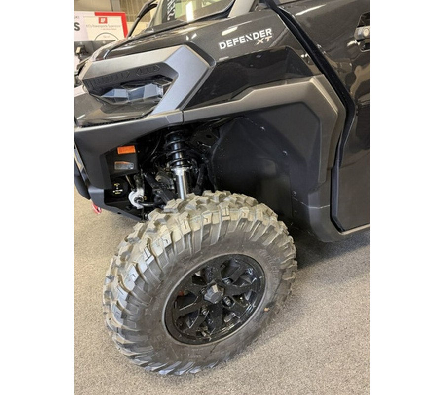 2026 Can-Am Defender XT CAB HD11