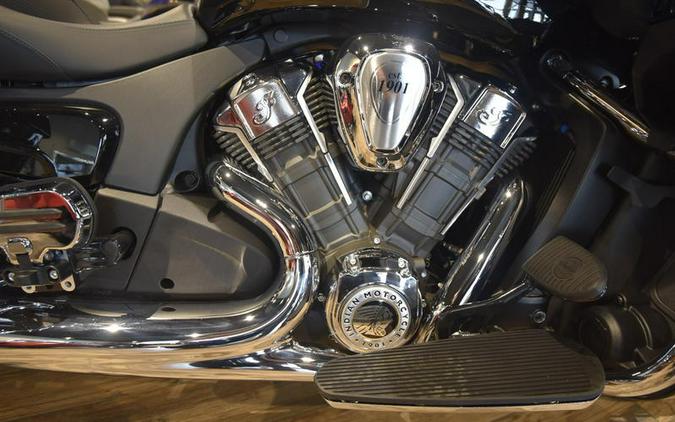 2023 Indian Motorcycle® Pursuit Limited Black Metallic