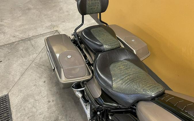 2013 Harley-Davidson FLTRXSE2 - CVO Road Glide Custom