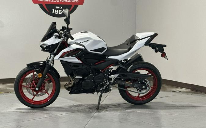 2026 Kawasaki Ninja® 500 Base
