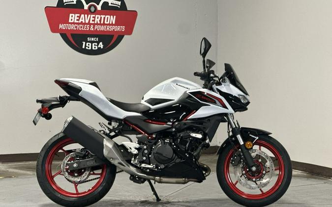 2026 Kawasaki Ninja® 500 Base