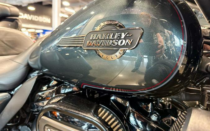 2025 Harley-Davidson FLHTCUTG - Tri Glide Ultra