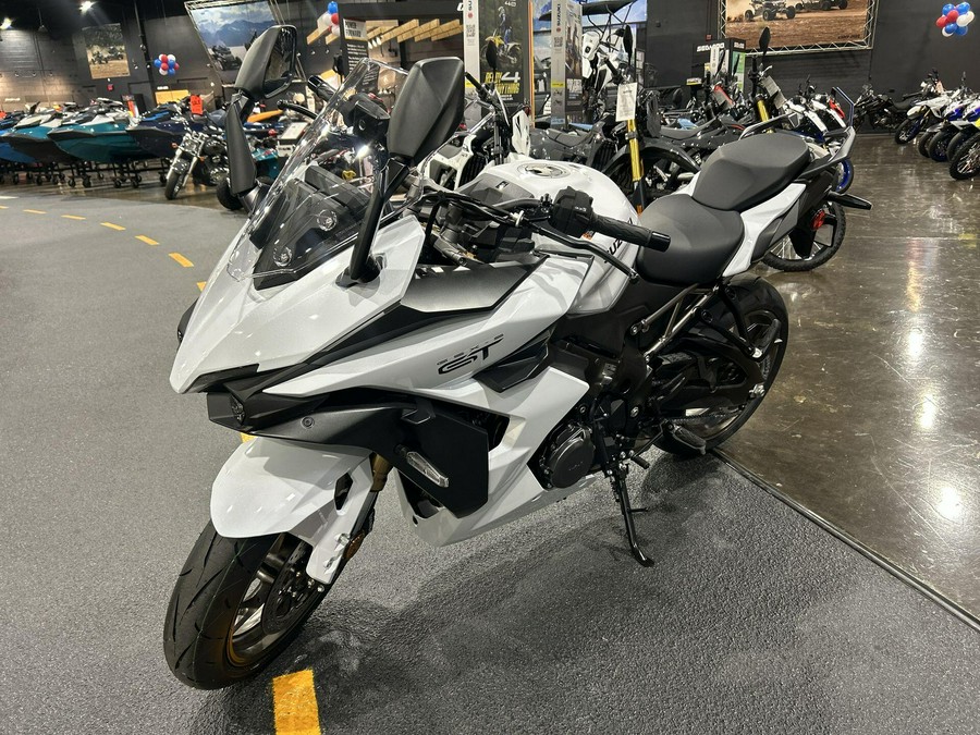 2026 Suzuki GSX-S1000GT+