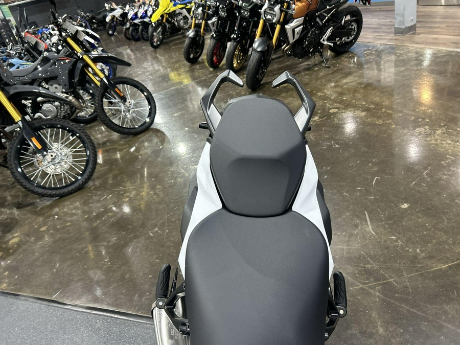 2026 Suzuki GSX-S1000GT+
