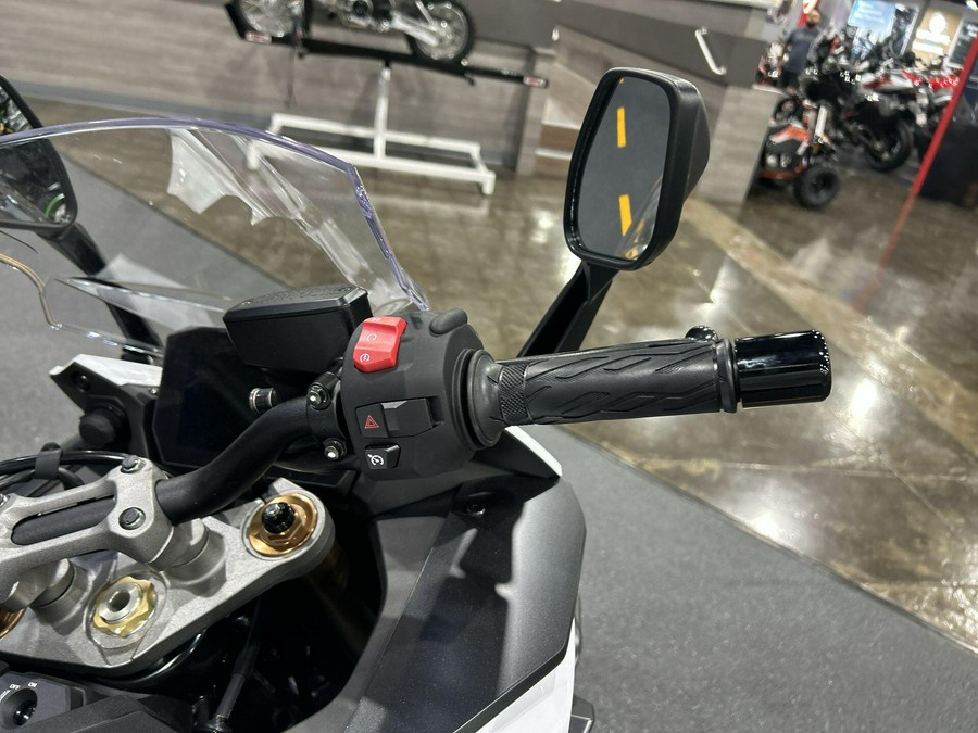 2026 Suzuki GSX-S1000GT+