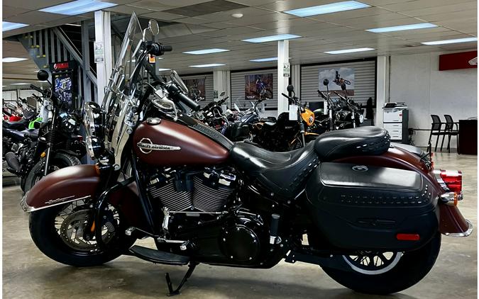 2018 Harley-Davidson® FLHC - Heritage Classic