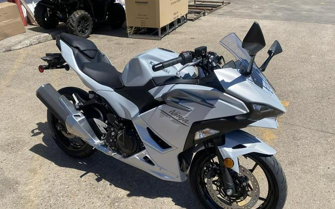 2024 Kawasaki Ninja 500 Review [14 Fast Facts]