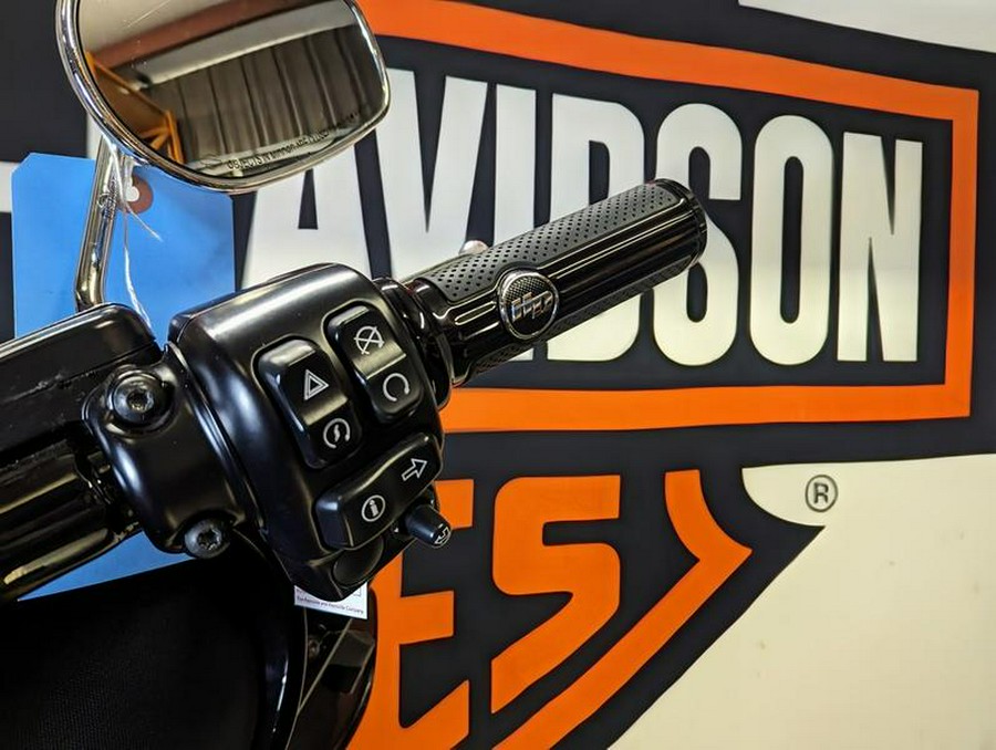 2015 Harley-Davidson® FLHXS - Street Glide® Special