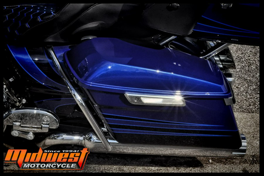 2015 Harley-Davidson® ROAD GLIDE ULTRA CVO
