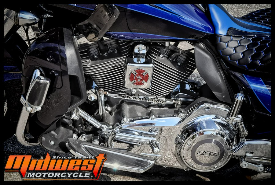 2015 Harley-Davidson® ROAD GLIDE ULTRA CVO