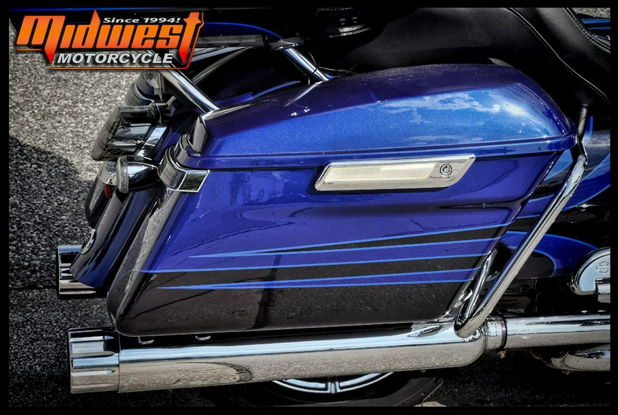 2015 Harley-Davidson® ROAD GLIDE ULTRA CVO